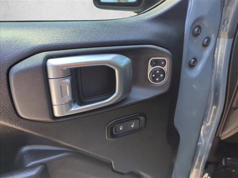 Used 2024 Jeep Gladiator Sport AWD/4WD image 11