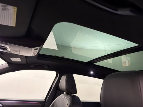 Used 2024 Volkswagen Tiguan SEL R-Line image 16