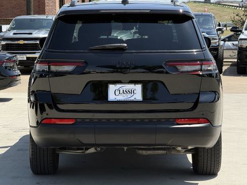 Used 2025 Jeep Grand Cherokee L Altitude AWD/4WD image 5