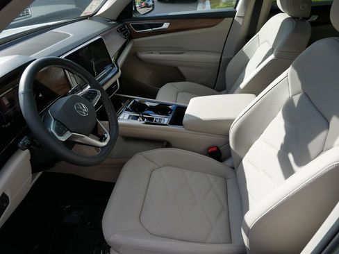 New 2026 Volkswagen Atlas SE image 7