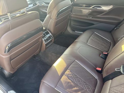 Used 2020 BMW 750i xDrive w/ Executive Package AWD/4WD image 22