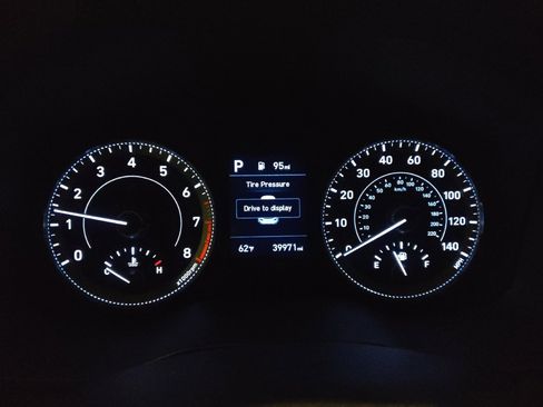 Used 2021 Hyundai Venue SEL w/ Cargo Package image 23