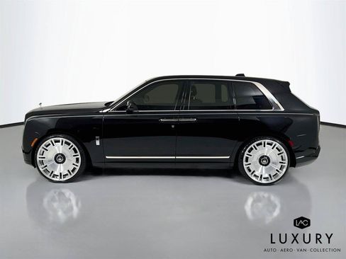 Used 2025 Rolls-Royce Cullinan AWD/4WD image 8