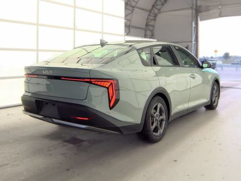 Used 2025 Kia K4 FWD image 3