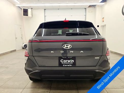 Used 2025 Hyundai Kona SEL AWD/4WD image 4