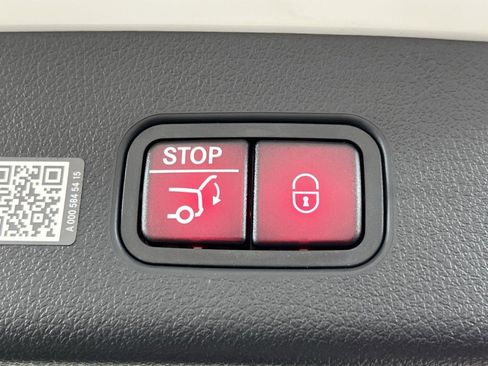 New 2025 Mercedes-Benz GLC 43 AMG 4MATIC image 25