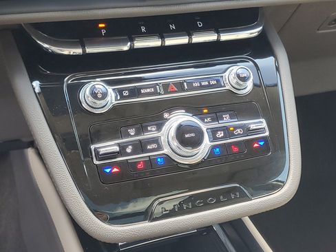 Certified 2022 Lincoln Corsair AWD w/ Premium Package image 18
