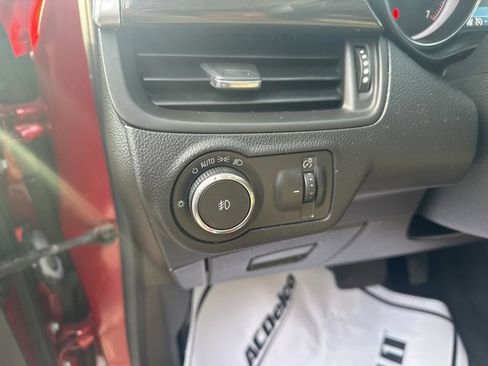 Used 2019 Buick Envision Preferred image 26