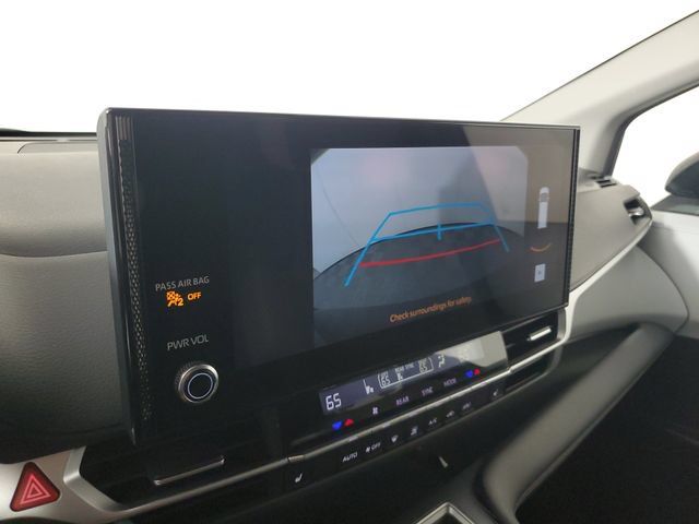Used 2026 Toyota Sienna XLE FWD image 29