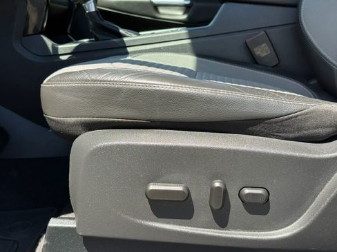 Used 2017 Ford Escape SE w/ Equipment Group 201A AWD/4WD image 18