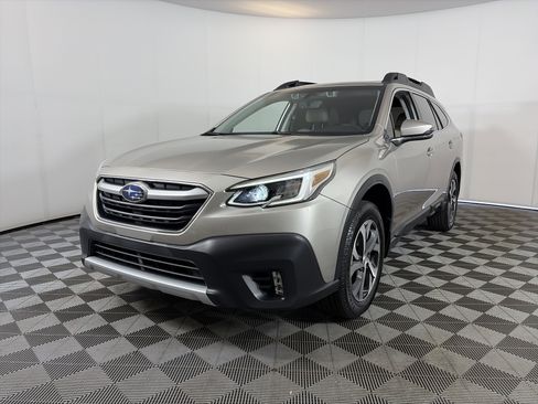 Used 2020 Subaru Outback Limited w/ Popular Package #2 AWD/4WD image 2
