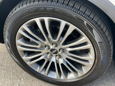 Used 2017 Lincoln MKX Reserve w/ Lincoln MKX Climate Package AWD/4WD image 9