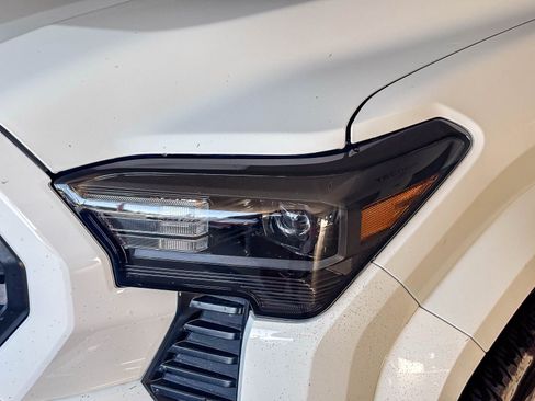 Used 2025 Toyota Tacoma SR5 AWD/4WD image 8