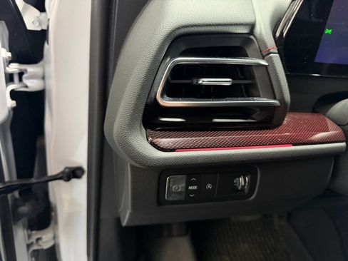 Used 2024 Chevrolet Traverse RS w/ LPO, Floor Liner Package image 12