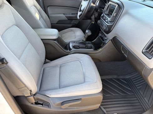 Used 2019 Chevrolet Colorado W/T w/ WT Convenience Package RWD image 12