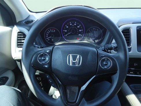 Used 2018 Honda HR-V EX image 13