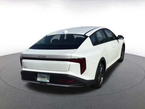 Used 2025 Kia K4 LXS image 15