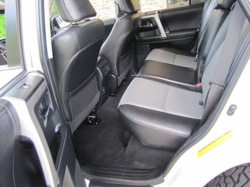 Used 2019 Toyota 4Runner SR5 Premium AWD/4WD image 17