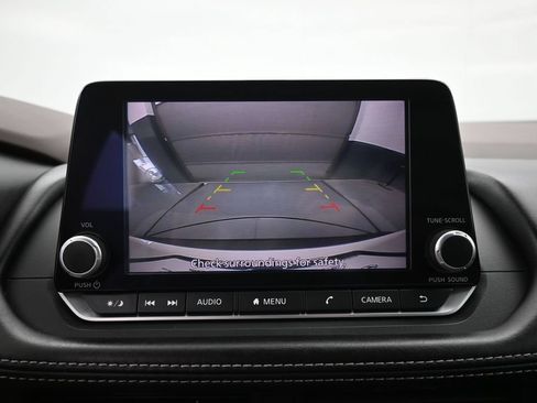 Used 2023 Nissan Rogue S FWD image 17