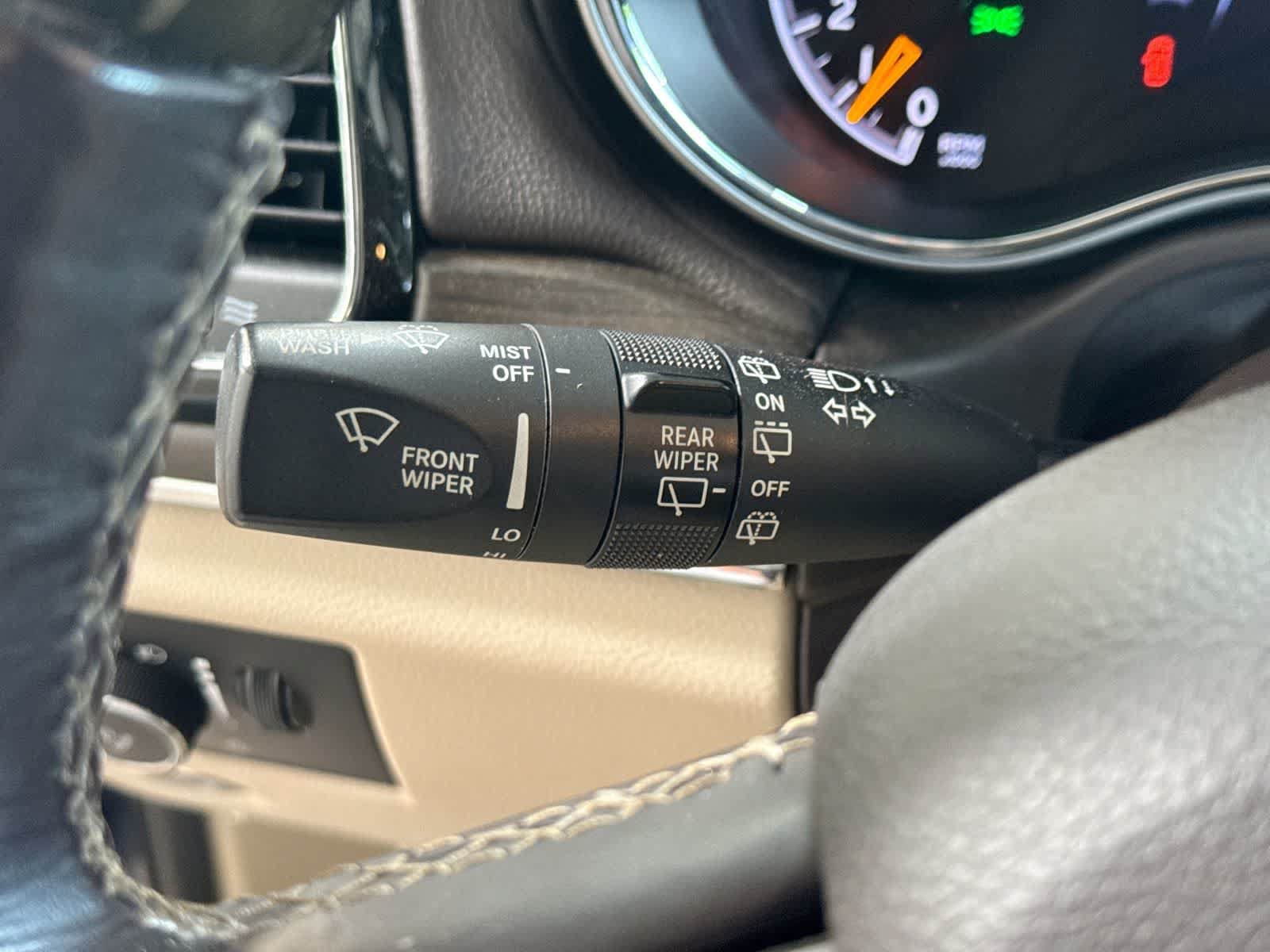 Used 2019 Jeep Grand Cherokee Overland AWD/4WD image 31