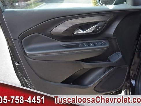 Used 2024 GMC Terrain SLE w/ Driver Convenience Package image 16