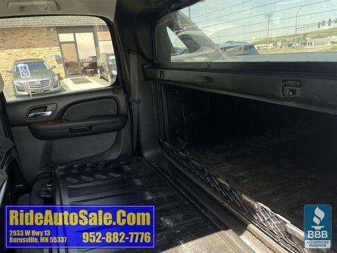 Used 2011 Chevrolet Avalanche LS w/ Regional Value Package AWD/4WD image 29