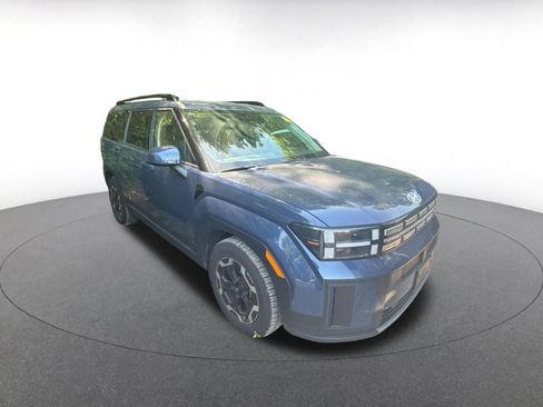 Used 2025 Hyundai Santa Fe SEL AWD/4WD image 2