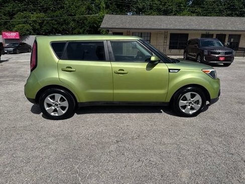 Used 2017 Kia Soul FWD image 5