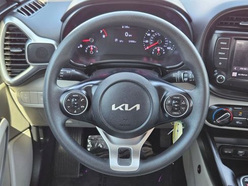 Used 2022 Kia Soul LX FWD image 14