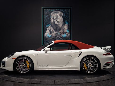 Used 2017 Porsche 911 4 Cabriolet AWD/4WD image 10