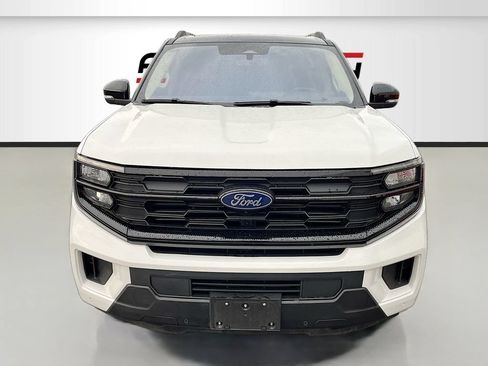 Used 2025 Ford Expedition Active AWD/4WD image 2