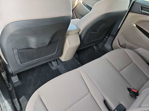 Used 2019 Hyundai Tucson SE image 18