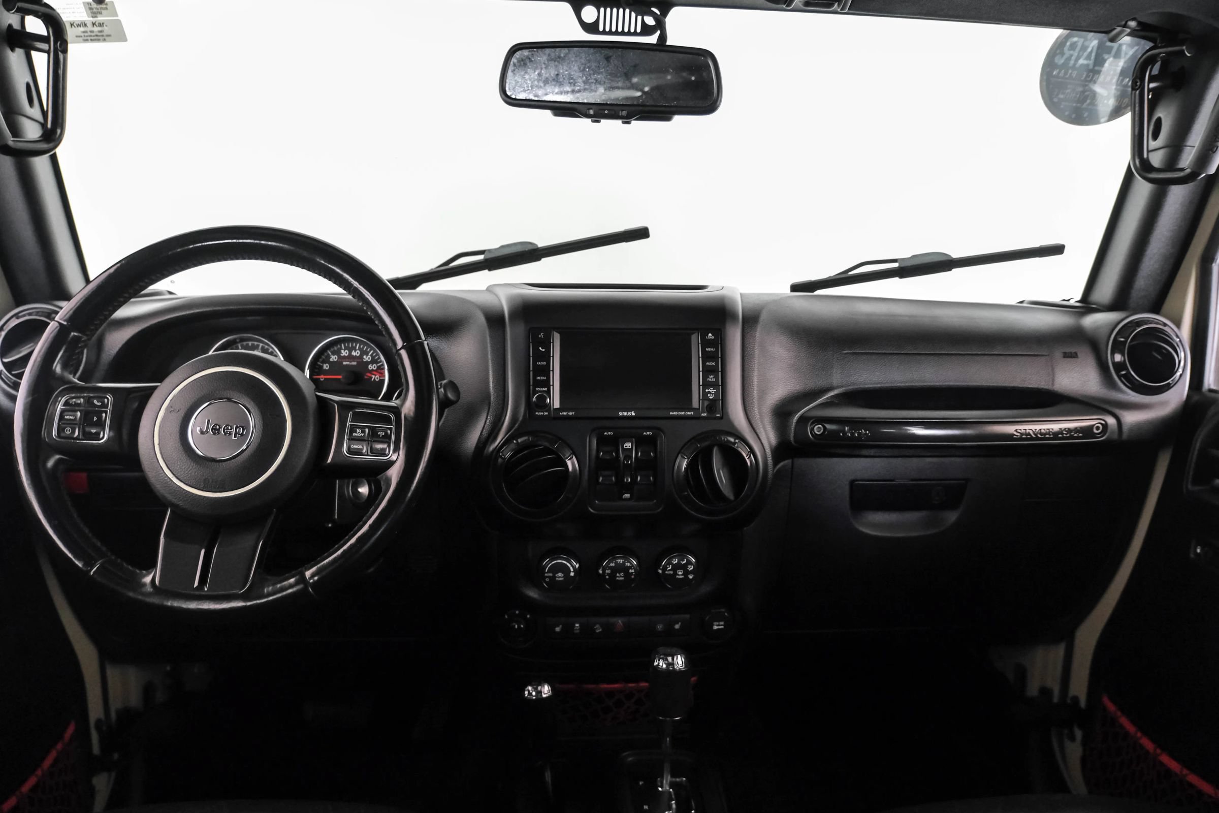 Used 2017 Jeep Wrangler Unlimited Rubicon AWD/4WD image 11