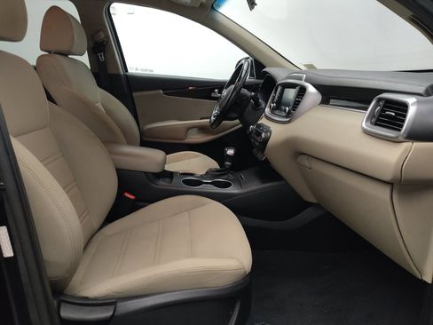 Used 2020 Kia Sorento S image 21