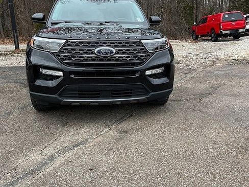 Used 2023 Ford Explorer XLT w/ Equipment Group 202A image 2