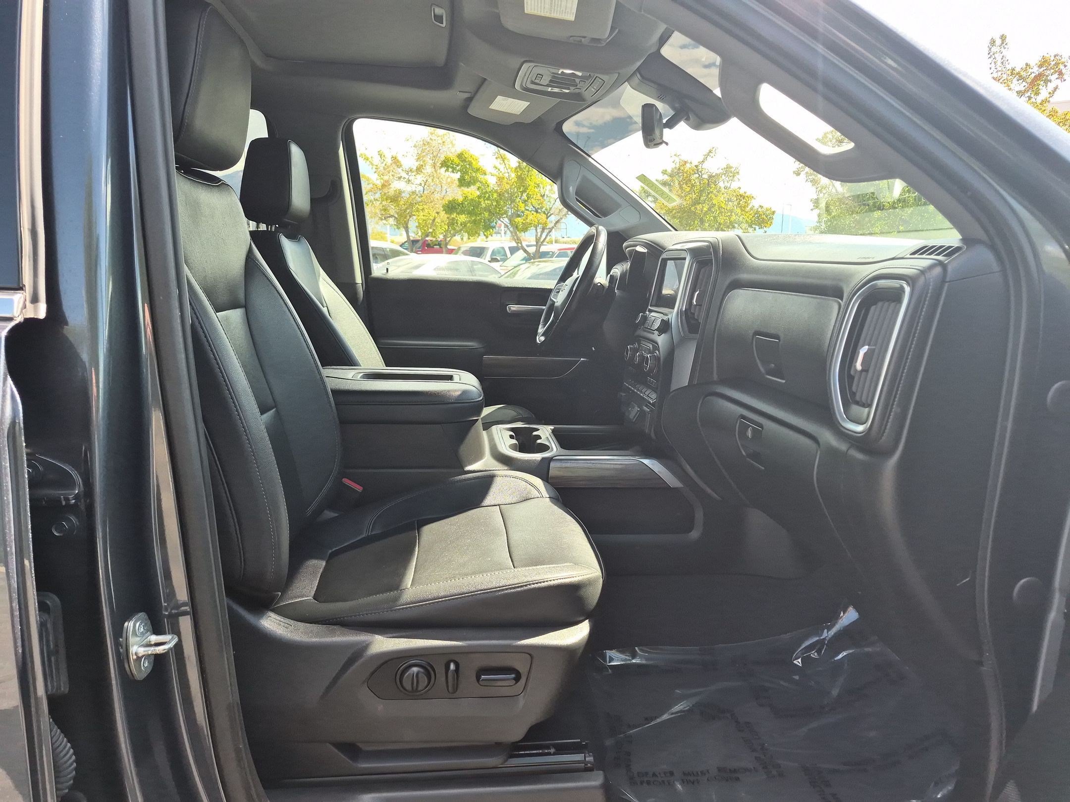 Certified 2021 Chevrolet Silverado 1500 LTZ w/ LTZ Premium Package AWD/4WD image 32