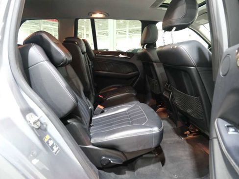 Used 2015 Mercedes-Benz GL 450 4MATIC w/ Parking Assist Package image 27