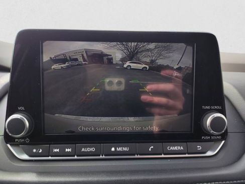 Used 2023 Nissan Rogue SV w/ SV Premium B Package image 16