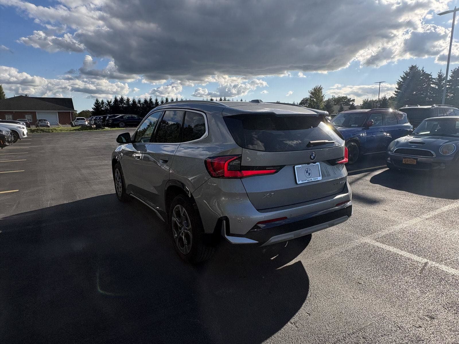 Used 2023 BMW X1 xDrive28i w/ Convenience Package AWD/4WD image 5
