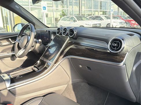 Used 2024 Mercedes-Benz GLC 300 w/ Winter Package image 24