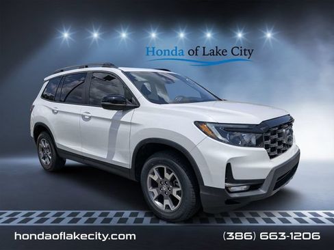 Used 2023 Honda Passport TrailSport image 1