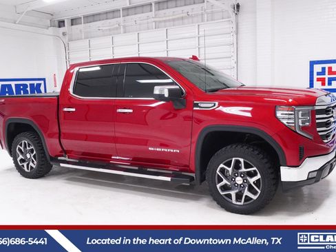 Used 2023 GMC Sierra 1500 SLT AWD/4WD image 4