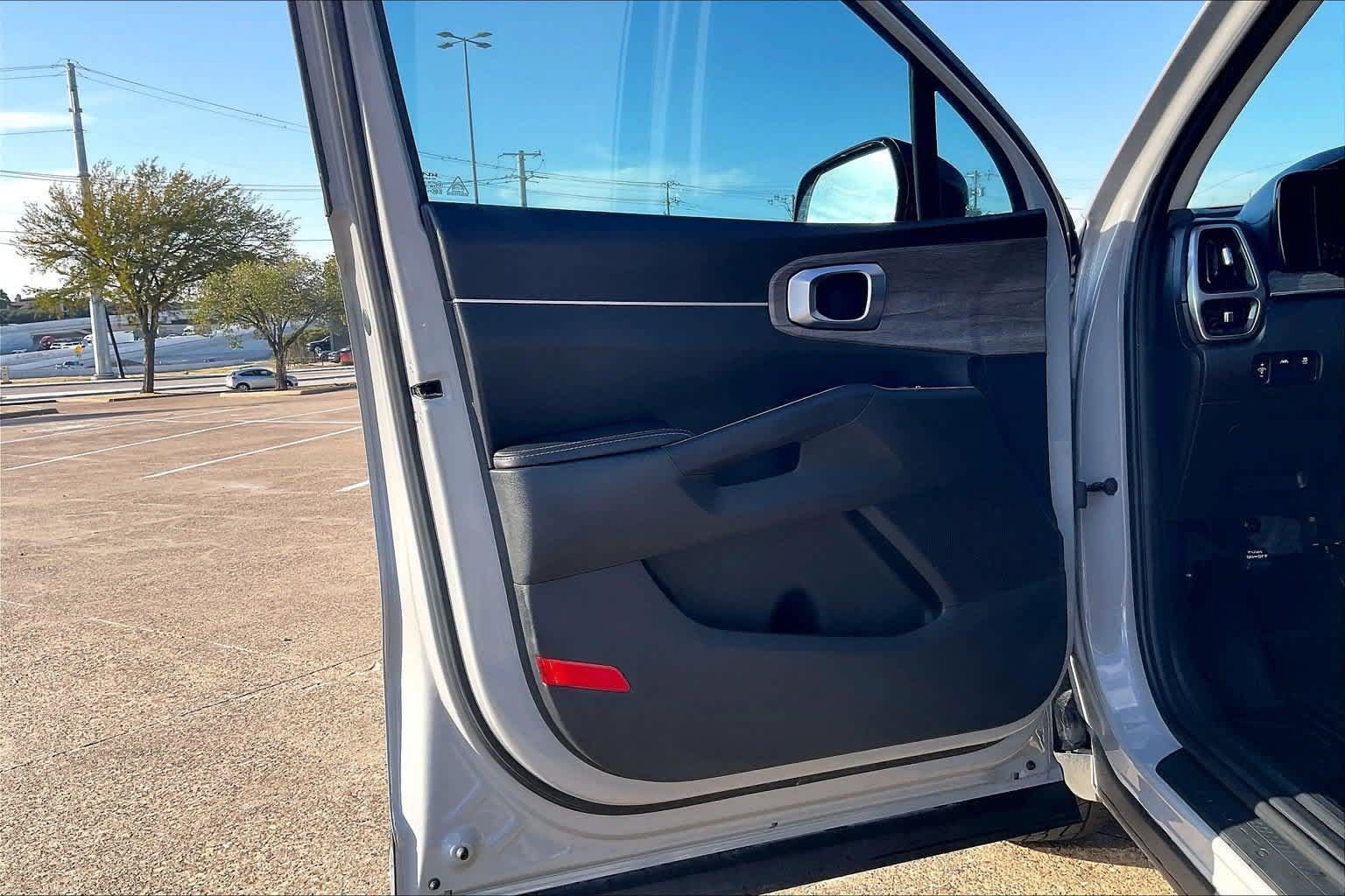 Used 2023 Kia Sorento S w/ Panoramic Sunroof Package AWD/4WD image 26