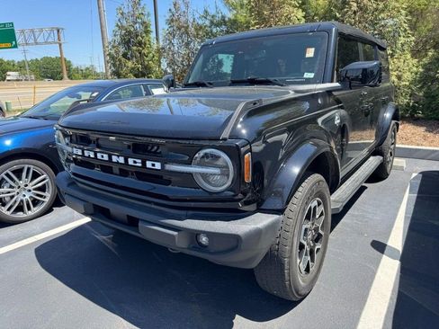 Used 2022 Ford Bronco Outer Banks AWD/4WD image 3