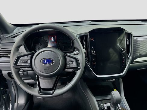 Used 2025 Subaru Forester Premium image 22