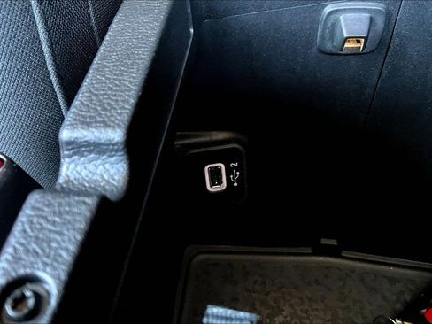 Used 2022 Jeep Wrangler Unlimited Sahara w/ Cold Weather Group image 16