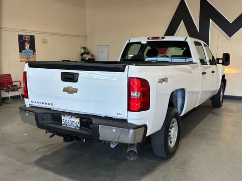 Used 2009 Chevrolet Silverado 2500 W/T AWD/4WD image 4