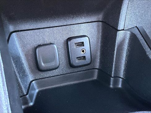 Used 2017 Chevrolet Volt LT w/ Comfort Package image 34