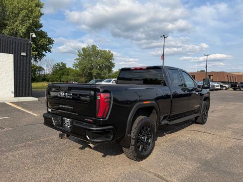 Used 2024 GMC Sierra 2500 AT4 w/ AT4 Premium Plus Package AWD/4WD image 5