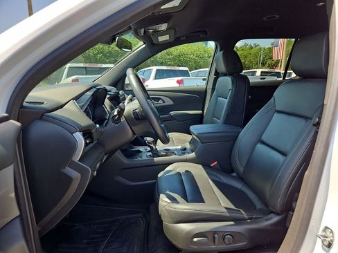 Certified 2023 Chevrolet Traverse LT FWD image 19